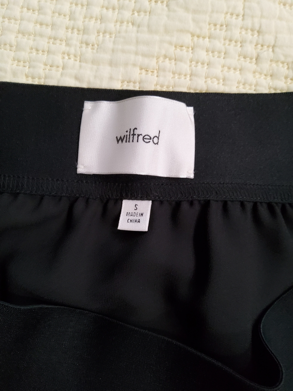 Wilfred Black Pleated Midi Skirt Size 4 - Picture 2 of 14